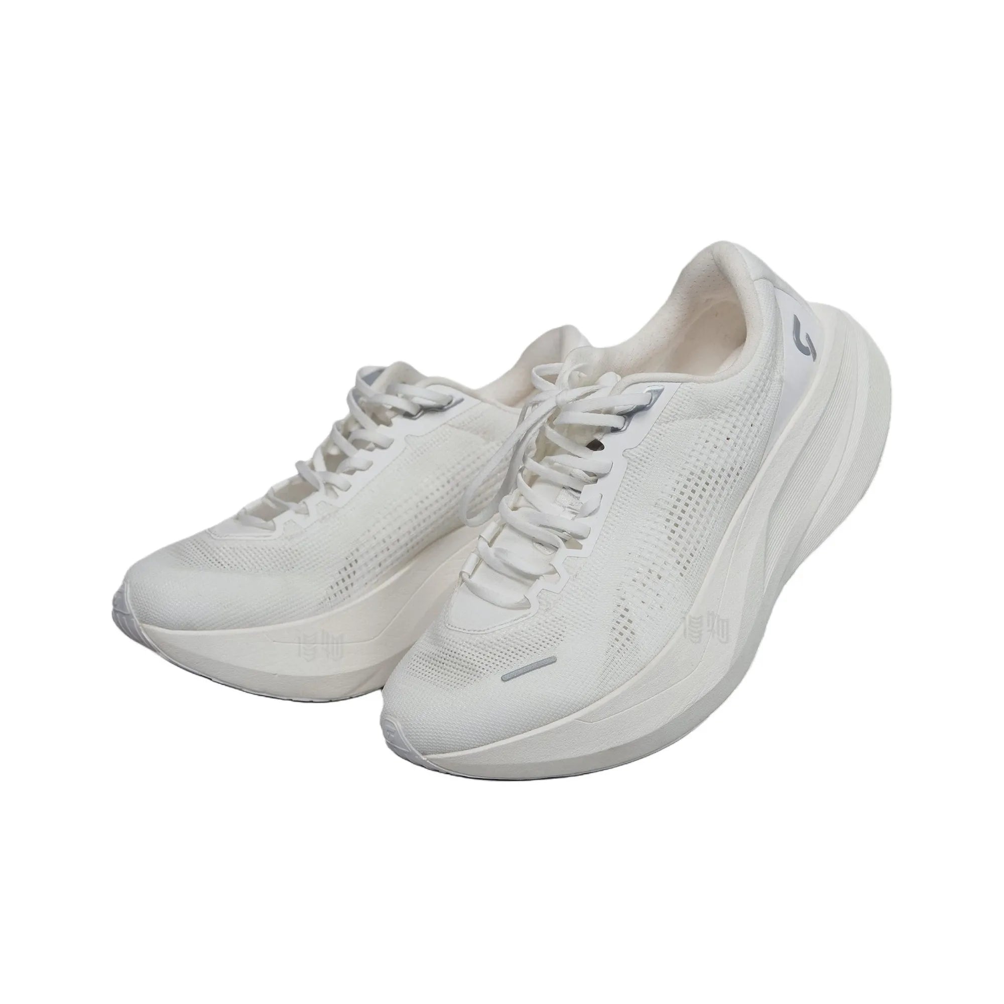Little Dynafish 'White' | Running Shoes Secondary image