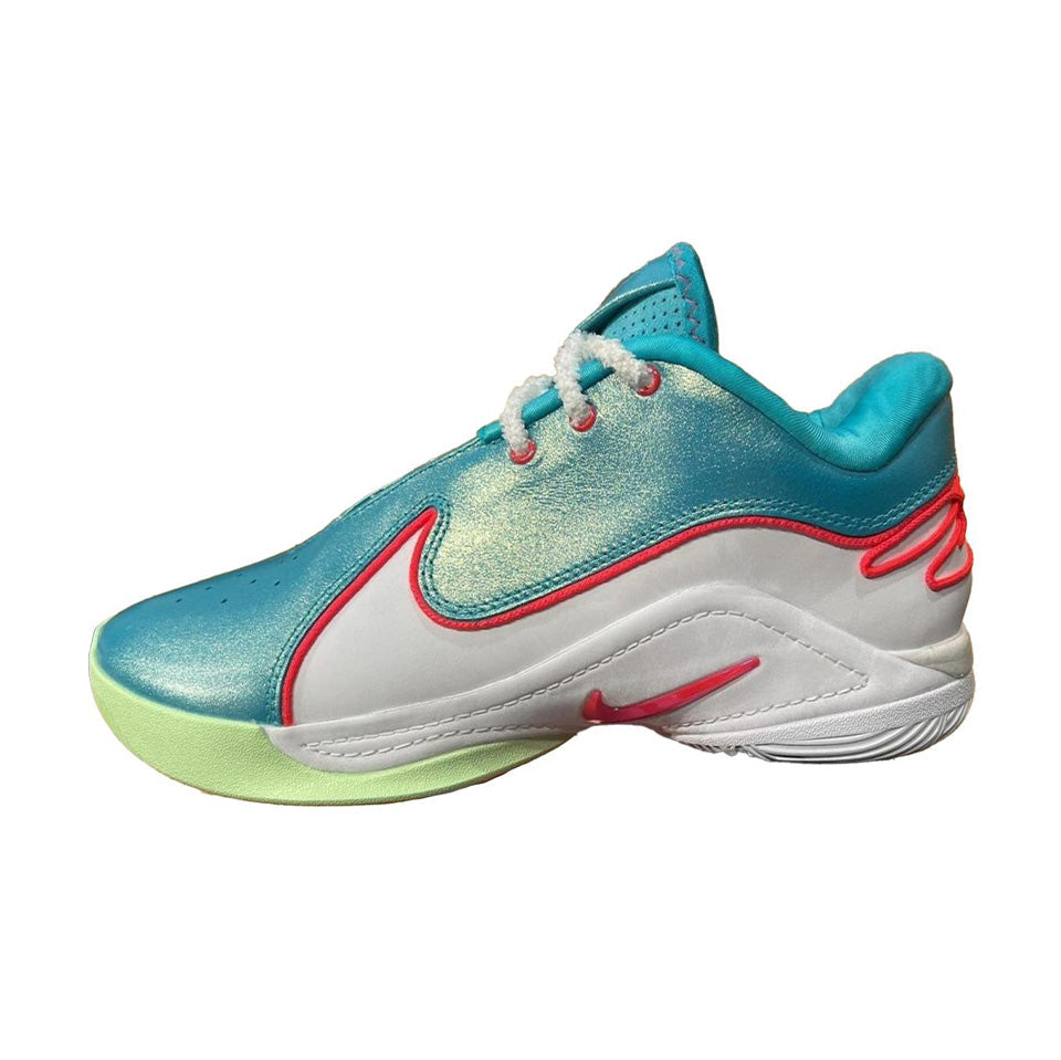 Nike LeBron 22 'Christmas' Main image