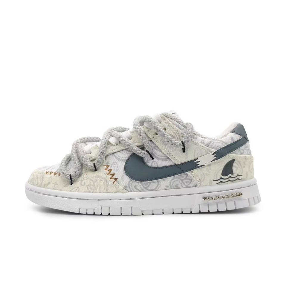 Nike Dunk Low Top 'Holiday Drift' [Customized] Main image