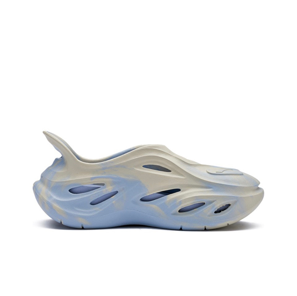 361° Swimming Whale 1 ‘Blue and Gray' Secondary image