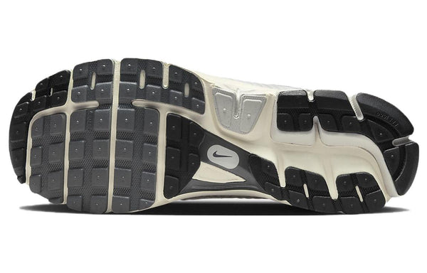 Nike Zoom Vomero 5 'Platinum Tint' | Running Shoes