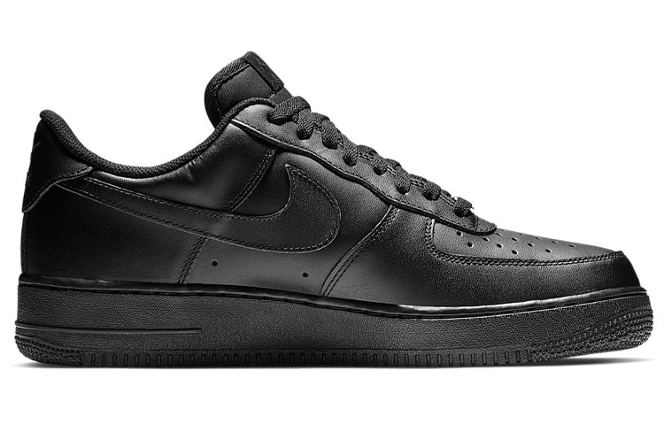 Nike Air Force 1 'Triple Black' Secondary image