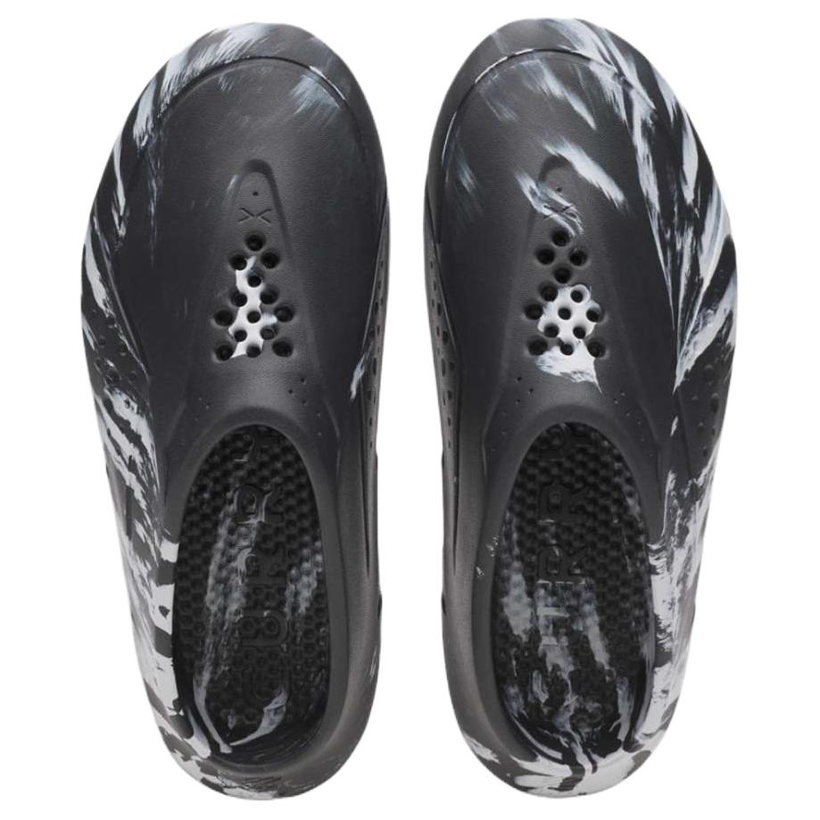 Under Armour CURRY Closed Toe Slippers 'Black White'