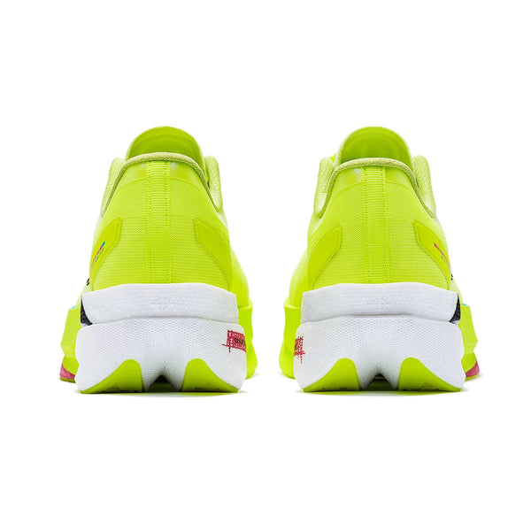 Volanti Chasing Moon 'Yellow' | Running Shoes